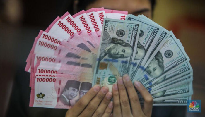 Rupiah Jebol Level Rp18.000 per Dolar AS Pagi ini