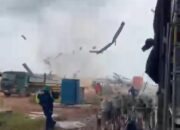 Puting Beliung Terjang PT VME Batam, Buruh Panik Berhamburan Selamatkan Diri
