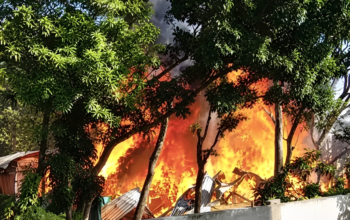 Bangunan Tempat Tinggal Pekerja dan Gudang Kayu di Depok Ludes Terbakar, Diduga Akibat Korsleting Listrik