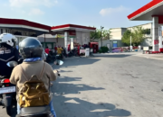 Antrean Pertalite Masih Ramai, Demi Tepat Waktu, Pekerja di Karanganyar Rela Kurangi Beli Kopi