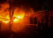 Pabrik Dupa di Periuk Tangerang Terbakar, BPBD Kerahkan 14 Unit Damkar dan 60 Personel