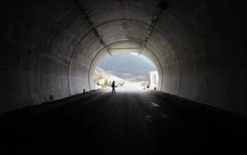9 Pekerja Tewas Akibat Terowongan Proyek PLTA Runtuh di India, Operasi Penyelamatan Terus Berlangsung