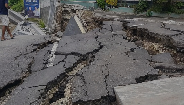 Gempa M7 Guncang NTT, Dua Orang Tewas, Warga Pesisir Dievakuasi