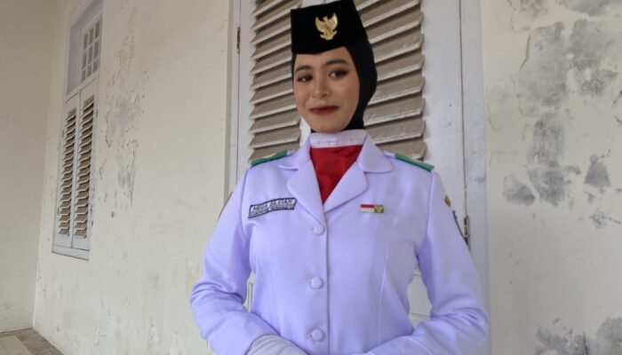 Anak Buruh Tani Jadi Paskibraka Indramayu, Mega Silviah Tak Malu Jual Gorengan Demi Bantu Ibu