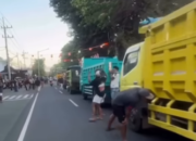 Ratusan Buruh dan Pelaku Usaha Material Banyuwangi Gelar Demo, Konvoi Dump Truk Ganggu Arus Lalu Lintas