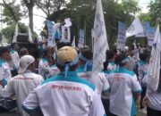 Ratusan Buruh Demo di DPRD Sumut, Desak Pemerintah Hapus Outsourcing