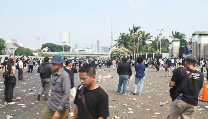 Sejumlah Kelompok Masyarakat dan Mahasiswa Gelar Aksi di Depan DPR/MPR, 4 Kelompok Bawa Aspirasi Berbeda