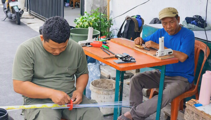 Sampah Botol Jadi Sumber Cuan, Warga Petukangan Bangun Usaha Daur Ulang