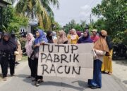 Tak Tahan Bertahun-tahun Hirup Bau Menyengat, Warga Dalu X B Geruduk Pabrik Pupuk dan Pasang Tenda