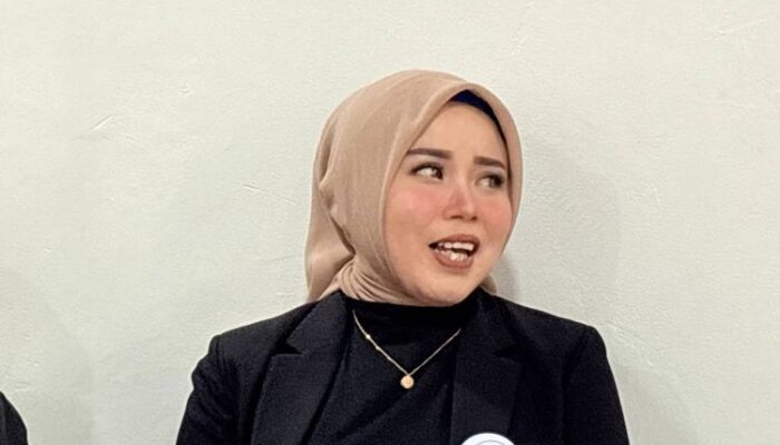 Dari PHK hingga Jadi Makeup Artist, Kisah Amsiyah Bangkit Lewat Keterampilan Makeup
