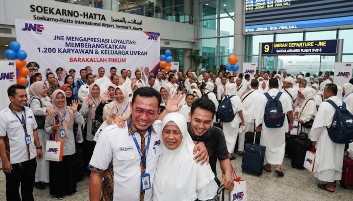 JNE Berangkatkan 1.200 Karyawan dan Keluarga untuk Umrah, Bentuk Apresiasi atas Loyalitas