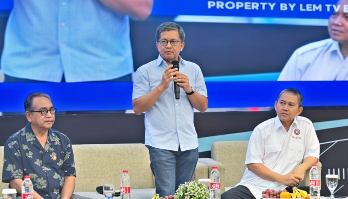 Buruh Punya Kewajiban Kawal RUU Pelindungan Ketenagakerjaan,Rocky Gerung Dorong Buruh Kawal RUU Pelindungan Ketenagakerjaan hingga Tingkat Pasal